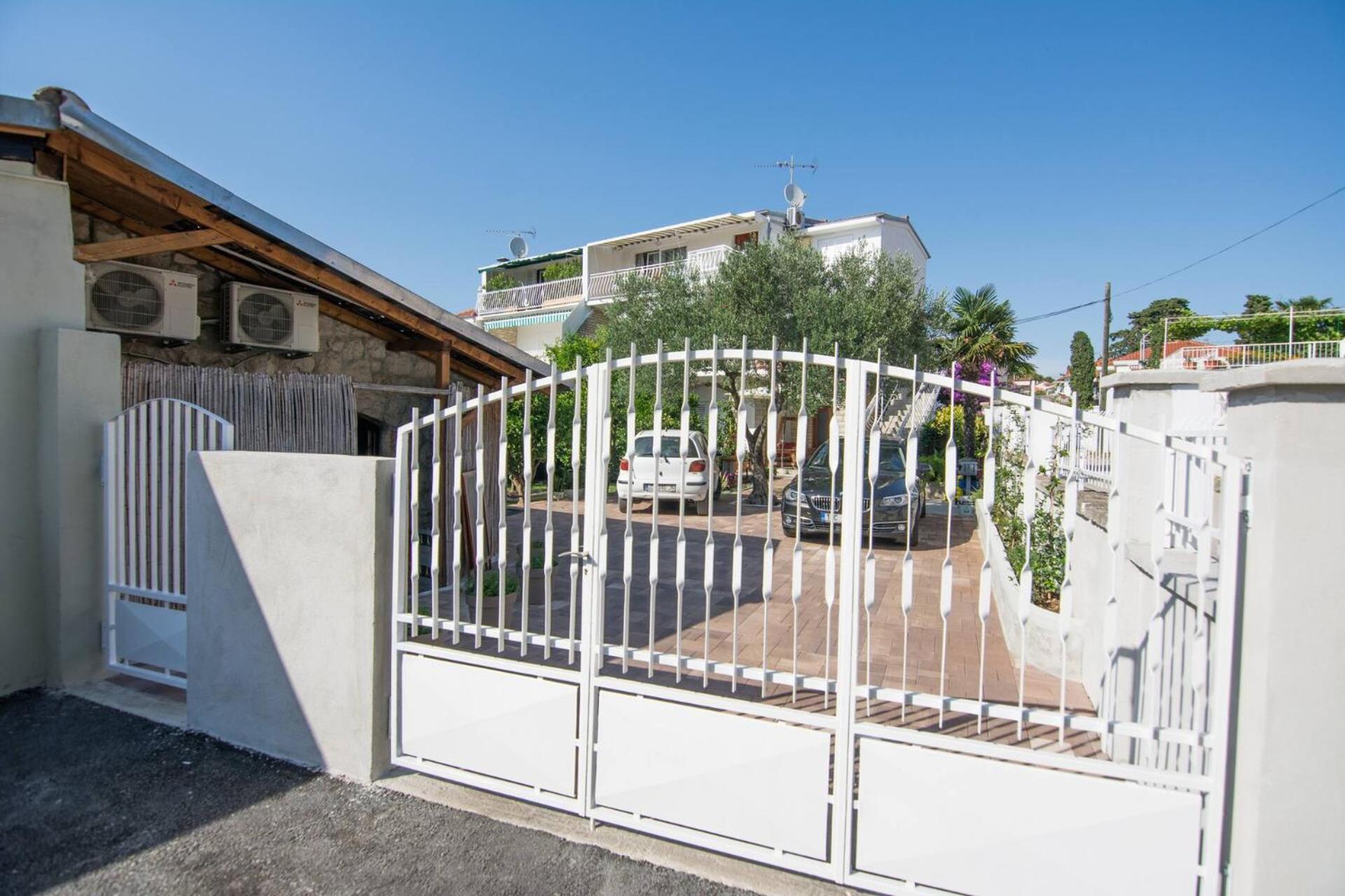 Apartment Rajna Biograd Na Moru Exteriör bild