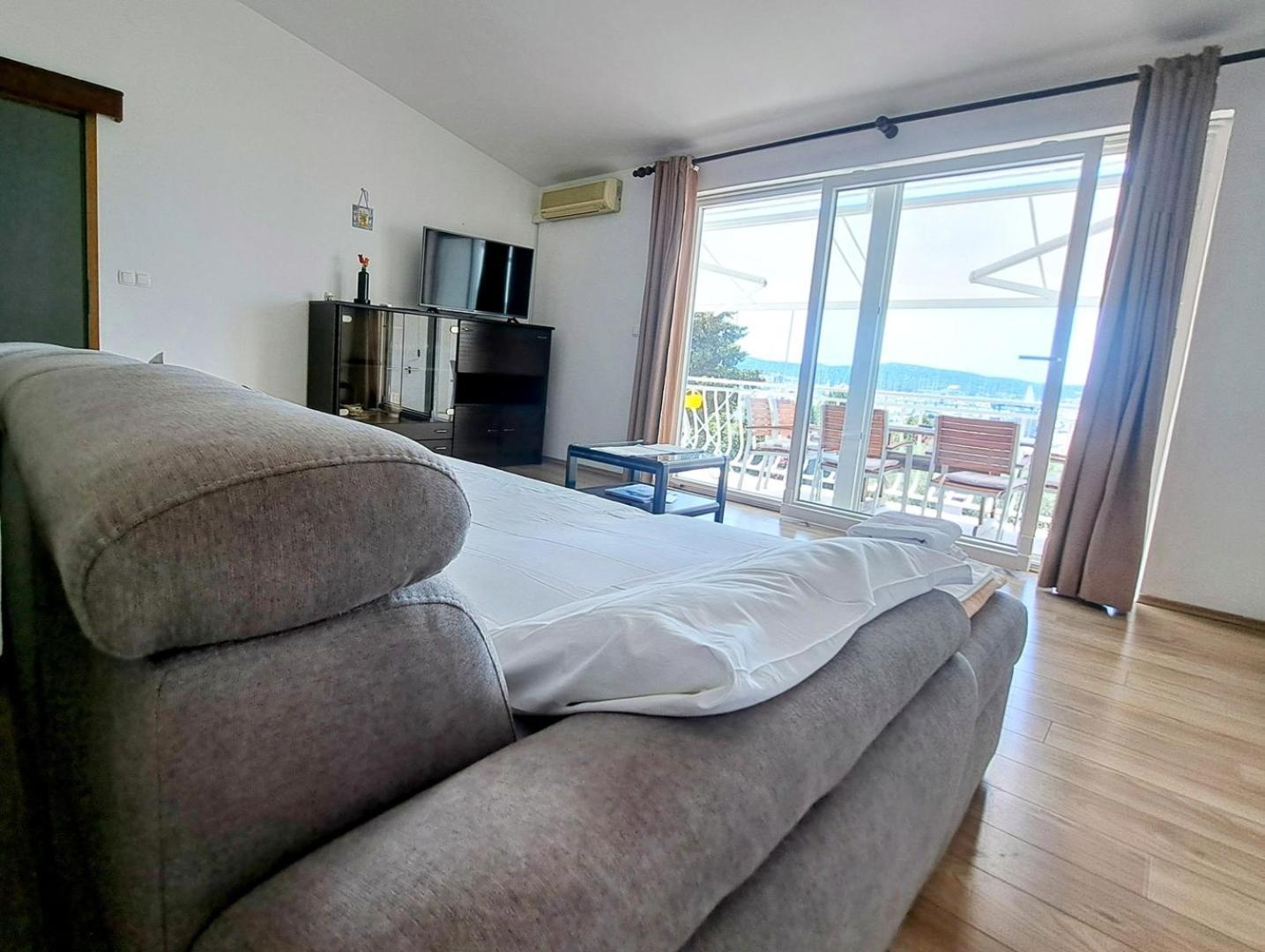 Apartment Rajna Biograd Na Moru Exteriör bild