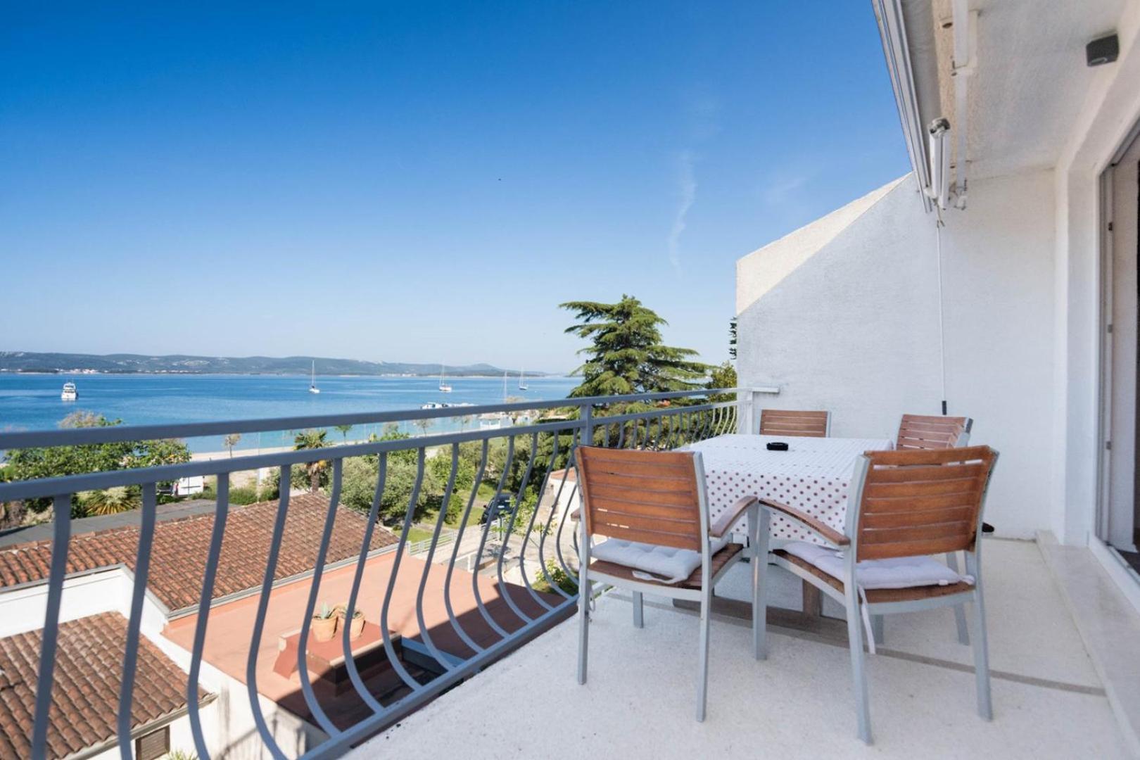 Apartment Rajna Biograd Na Moru Exteriör bild
