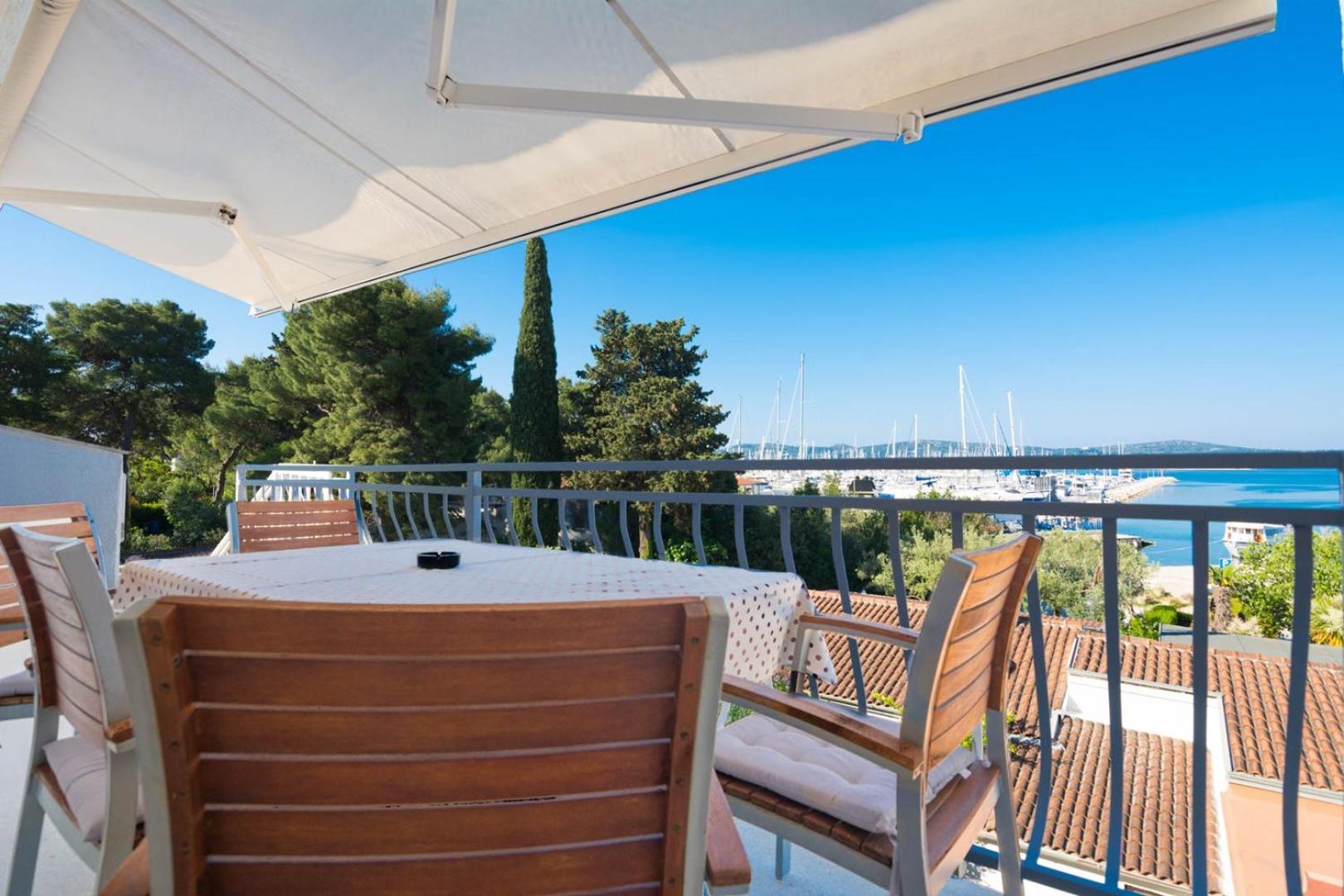 Apartment Rajna Biograd Na Moru Exteriör bild